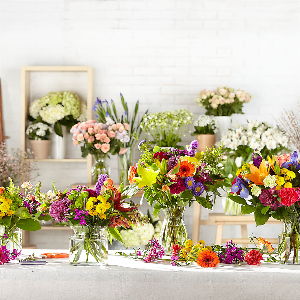 Bold & Bright – A Florist Original – PASSMORE'S FLOWERS, Brantford ON