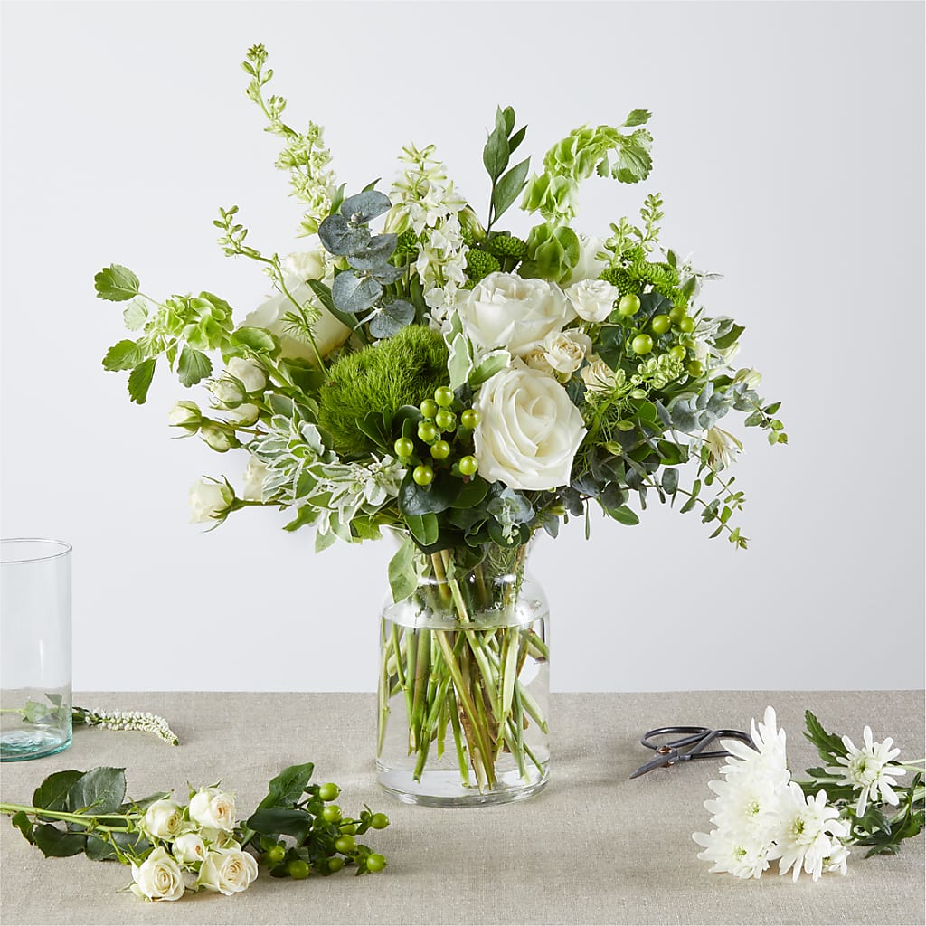 Irish Garden - A Florist Original – PASSMORE'S FLOWERS, Brantford ON