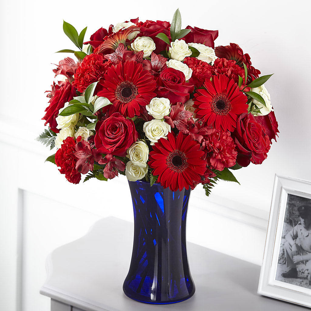 Hearts Embrace Bouquet – PASSMORE'S FLOWERS, Brantford ON