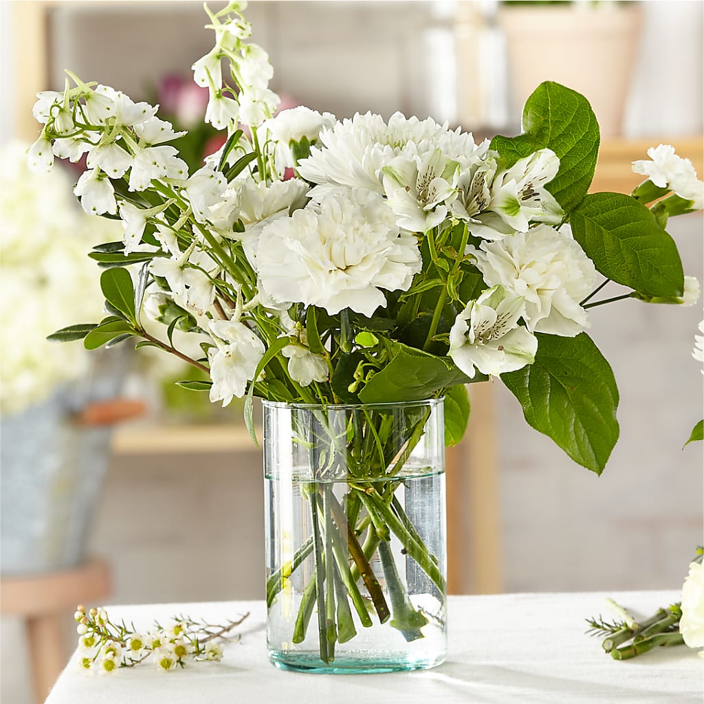 Classic Ivory – A Florist Original – PASSMORE'S FLOWERS, Brantford ON