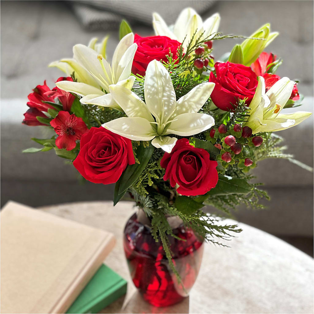 Evergreen Delight Bouquet – PASSMORE'S FLOWERS, Brantford ON