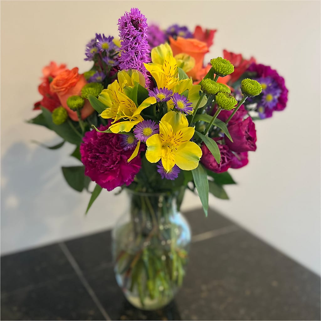 Bold & Bright – A Florist Original – PASSMORE'S FLOWERS, Brantford ON