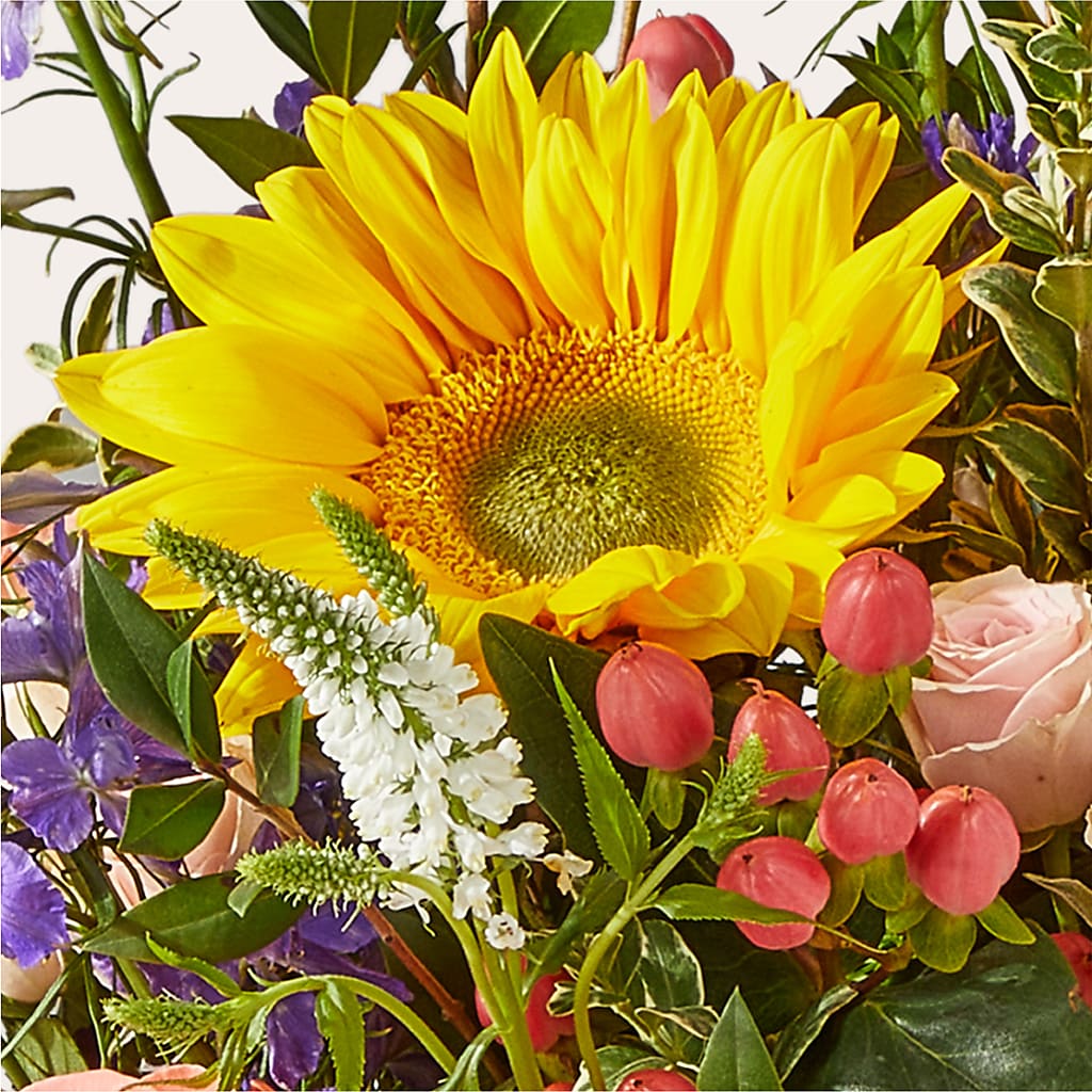 The Good Life Bouquet – PASSMORE'S FLOWERS, Brantford ON