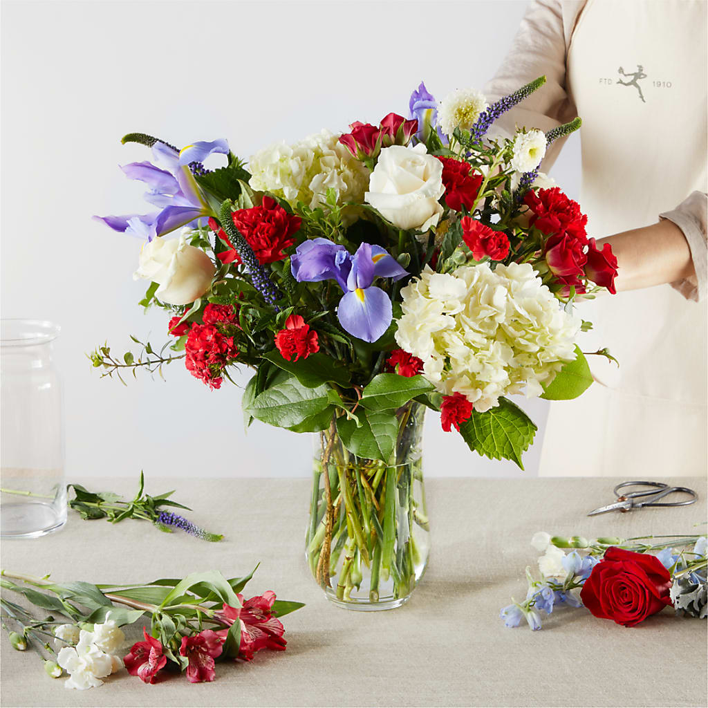 Star Spangled - A Florist Original – PASSMORE'S FLOWERS, Brantford ON