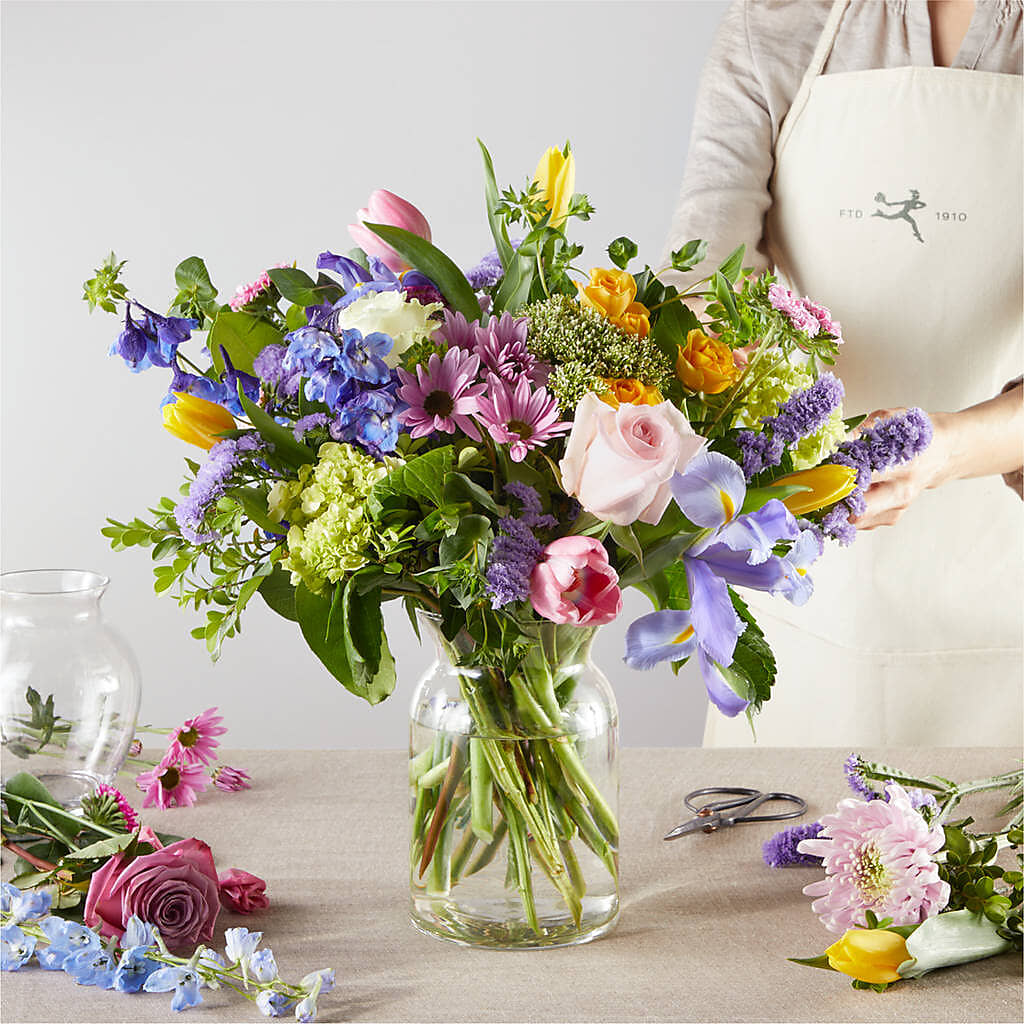 Pastel Tradition - A Florist Original – PASSMORE'S FLOWERS, Brantford ON