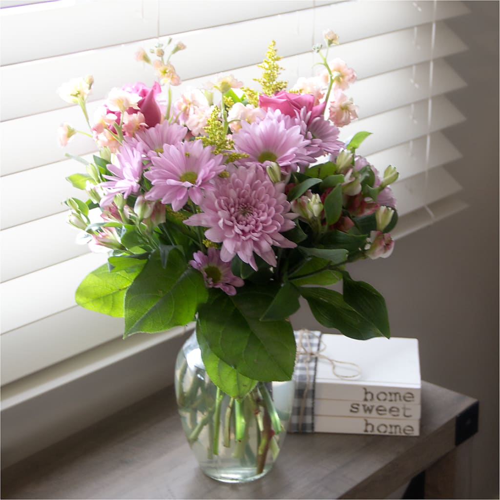 Pastel Tradition - A Florist Original – PASSMORE'S FLOWERS, Brantford ON