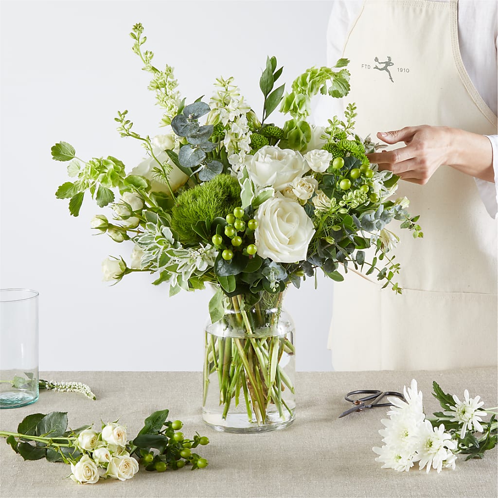 Irish Garden - A Florist Original – PASSMORE'S FLOWERS, Brantford ON
