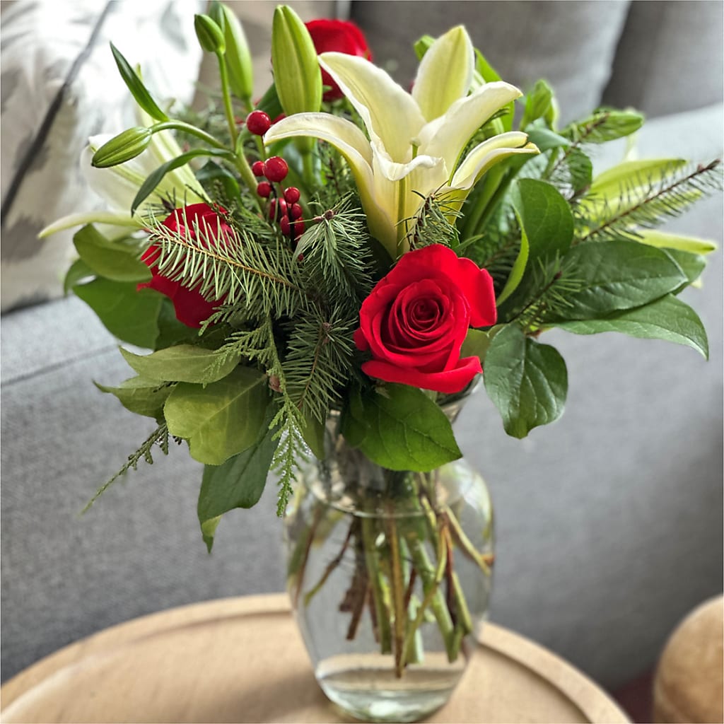 Sparkling Snowflakes Bouquet – PASSMORE'S FLOWERS, Brantford ON