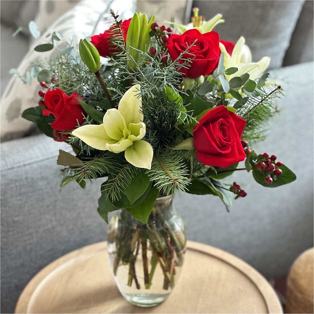 Glittering Lights Bouquet – PASSMORE'S FLOWERS, Brantford ON
