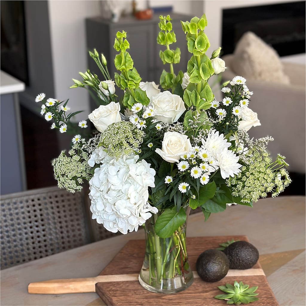 Classic Ivory – A Florist Original – PASSMORE'S FLOWERS, Brantford ON