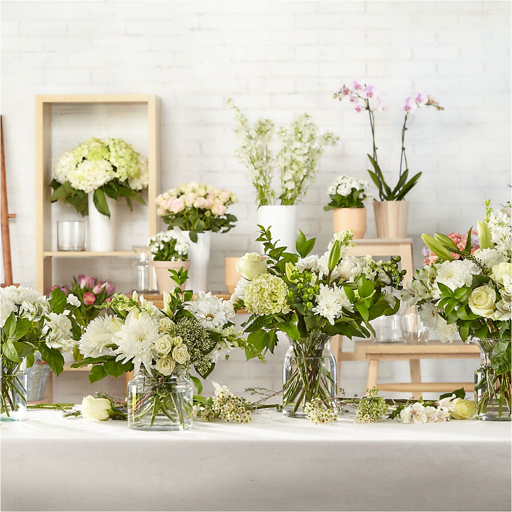 Classic Ivory – A Florist Original – PASSMORE'S FLOWERS, Brantford ON
