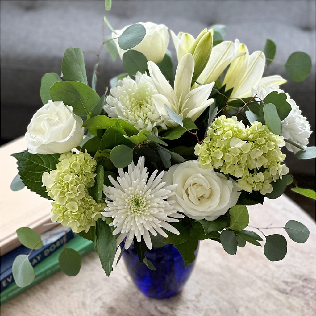 Snowy Dreams Bouquet – PASSMORE'S FLOWERS, Brantford ON