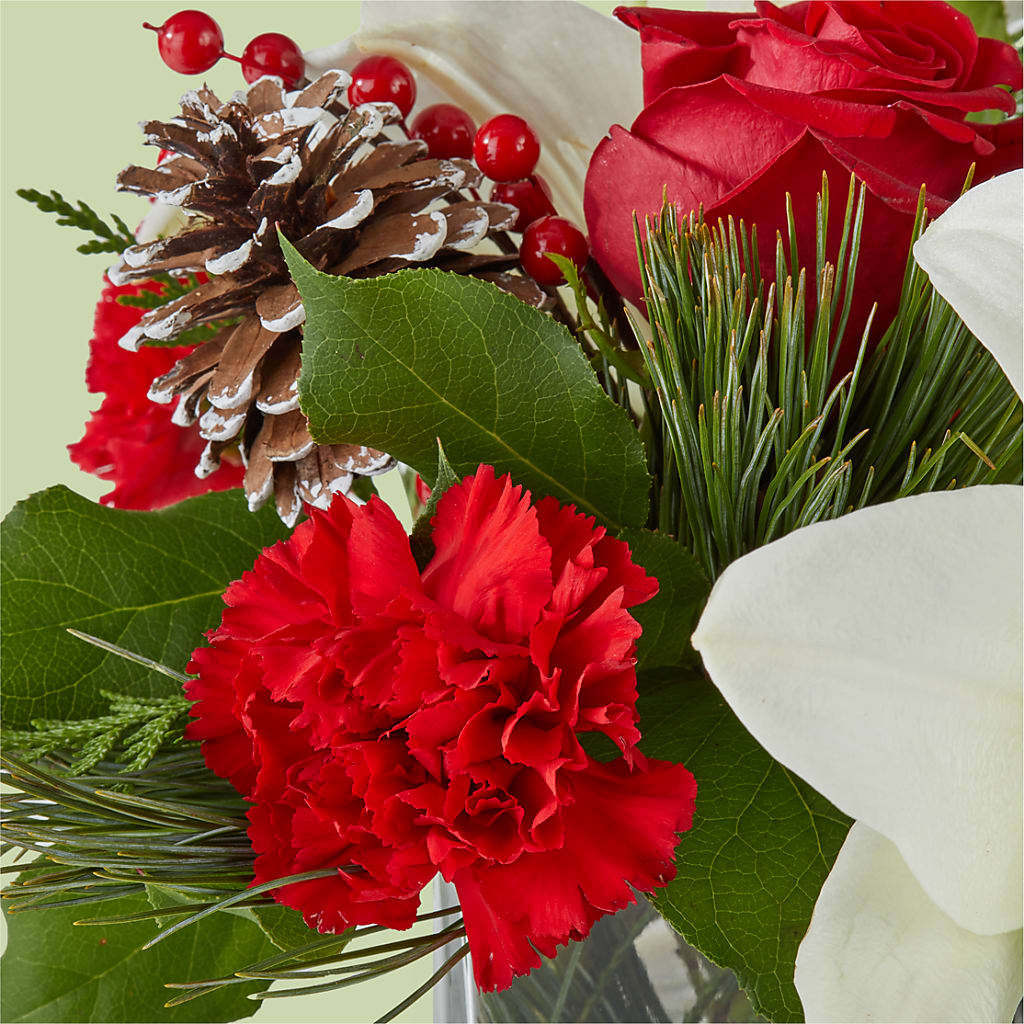 Glistening Icicles Bouquet – PASSMORE'S FLOWERS, Brantford ON