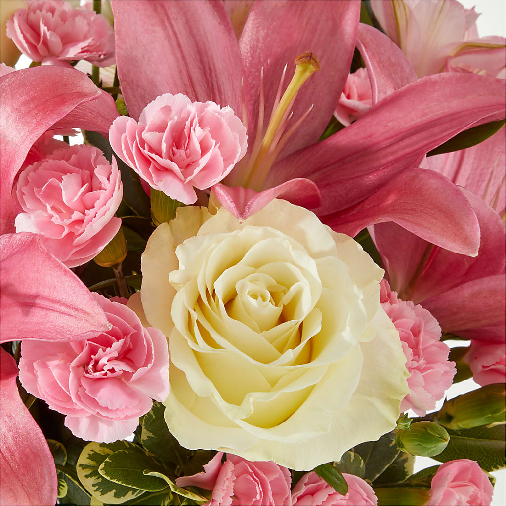 Piece of Cake Bouquet – PASSMORE'S FLOWERS, Brantford ON