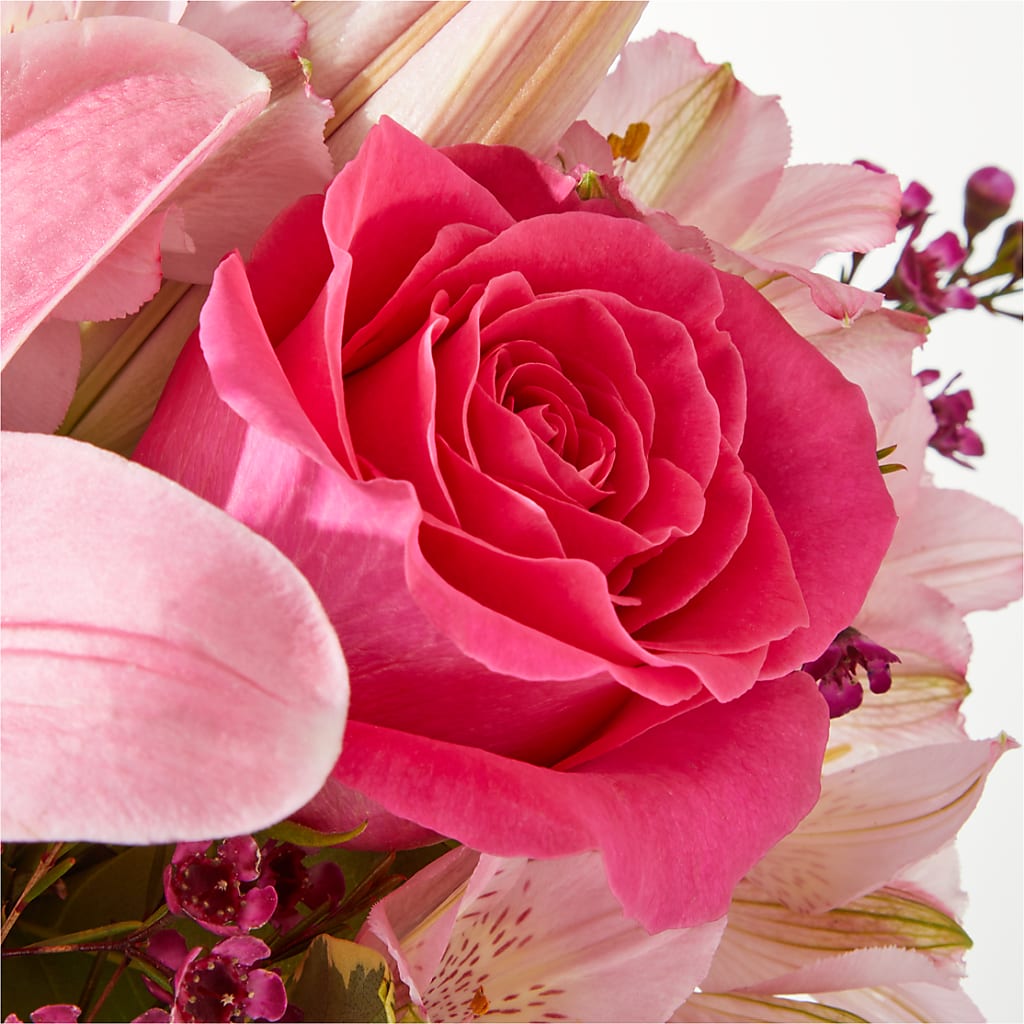 Lucky in Love Bouquet – PASSMORE'S FLOWERS, Brantford ON
