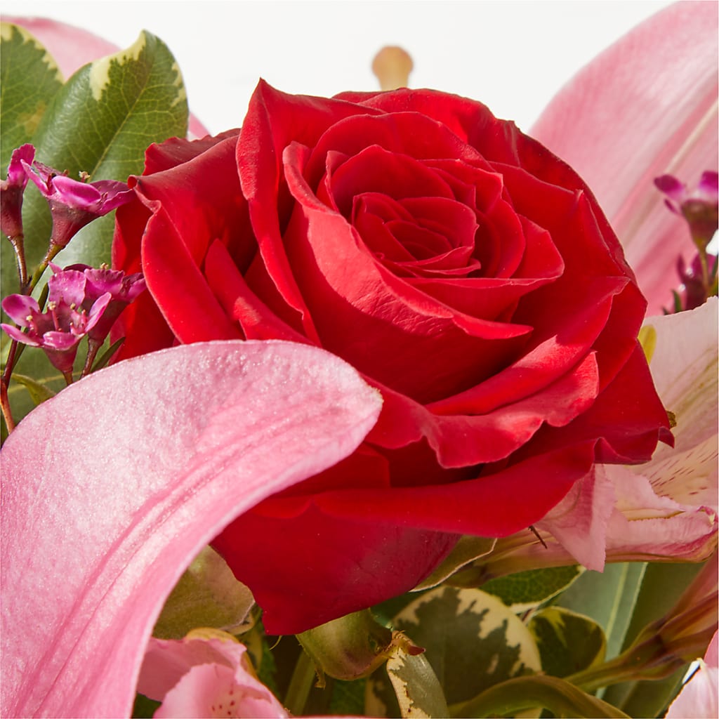 Lucky in Love Bouquet – PASSMORE'S FLOWERS, Brantford ON