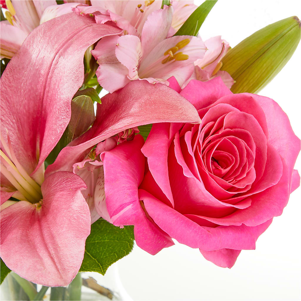 Lots of Love Bouquet – PASSMORE'S FLOWERS, Brantford ON
