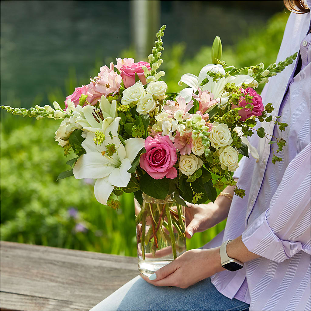 Fondly Bouquet – PASSMORE'S FLOWERS, Brantford ON